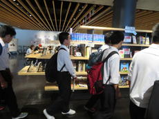 1年生大学見学会 007.JPG