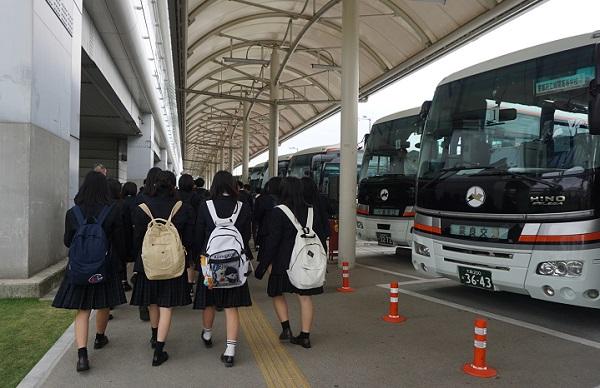 http://www.kyoto-be.ne.jp/jyouyou-hs/mt/school_life/images/1%E5%87%BA%E7%99%BA.jpg