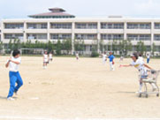 : : : : : : : : : : : U:\kumiyama\club\images\softball.jpg