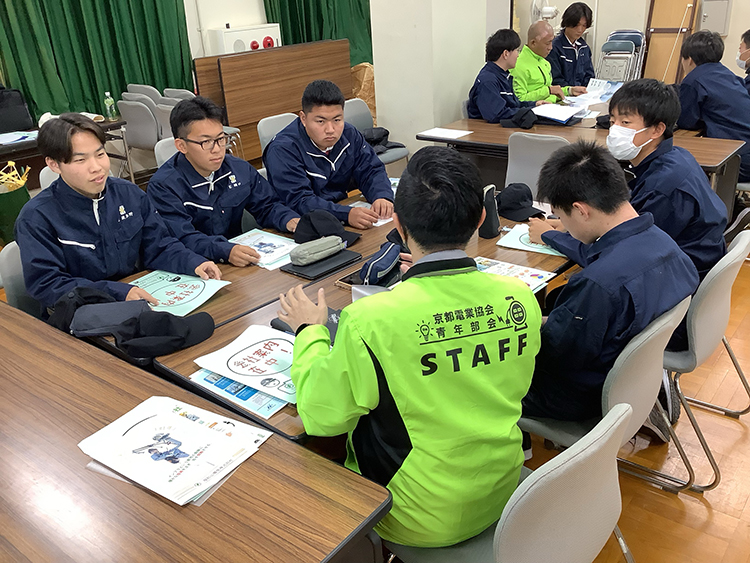 質疑応答の様子