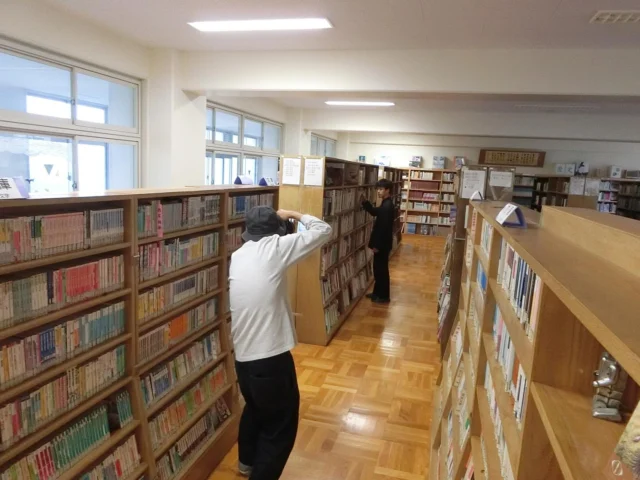 「2026学校案内パンフレット：チラシ」の撮影を行いました！

　オープンスクールなどで皆さんにお渡しする「学校案内パンフレット」のための撮影を行いました。

　登校風景、授業風景、学校施設など乙訓高校の様子が見て取れる生き生きとした画像が撮れました。

#乙訓高校
#乙高
#学校案内パンフレット
#オープンスクール