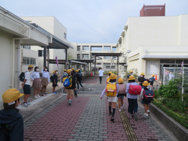 R4　9/28　男山第三中学校生徒会とのあいさつ運動