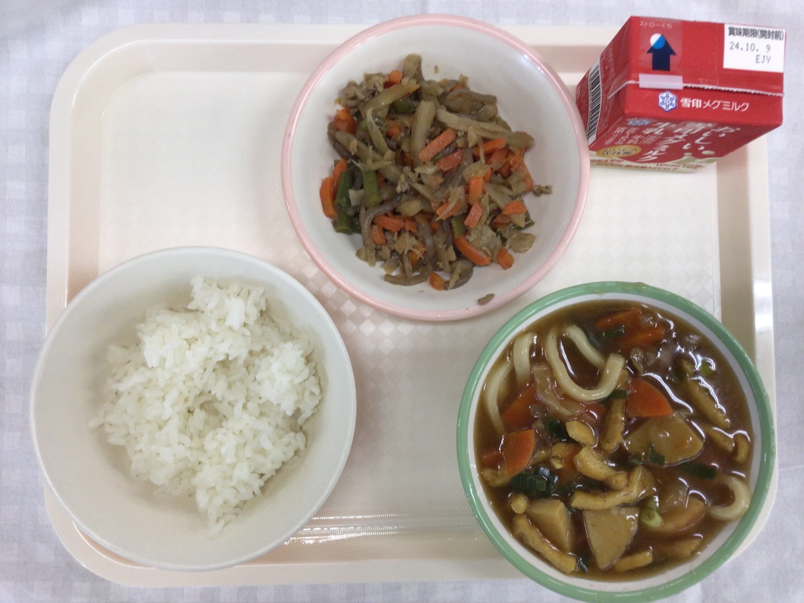10月2日(水)の給食：カレーうどん他