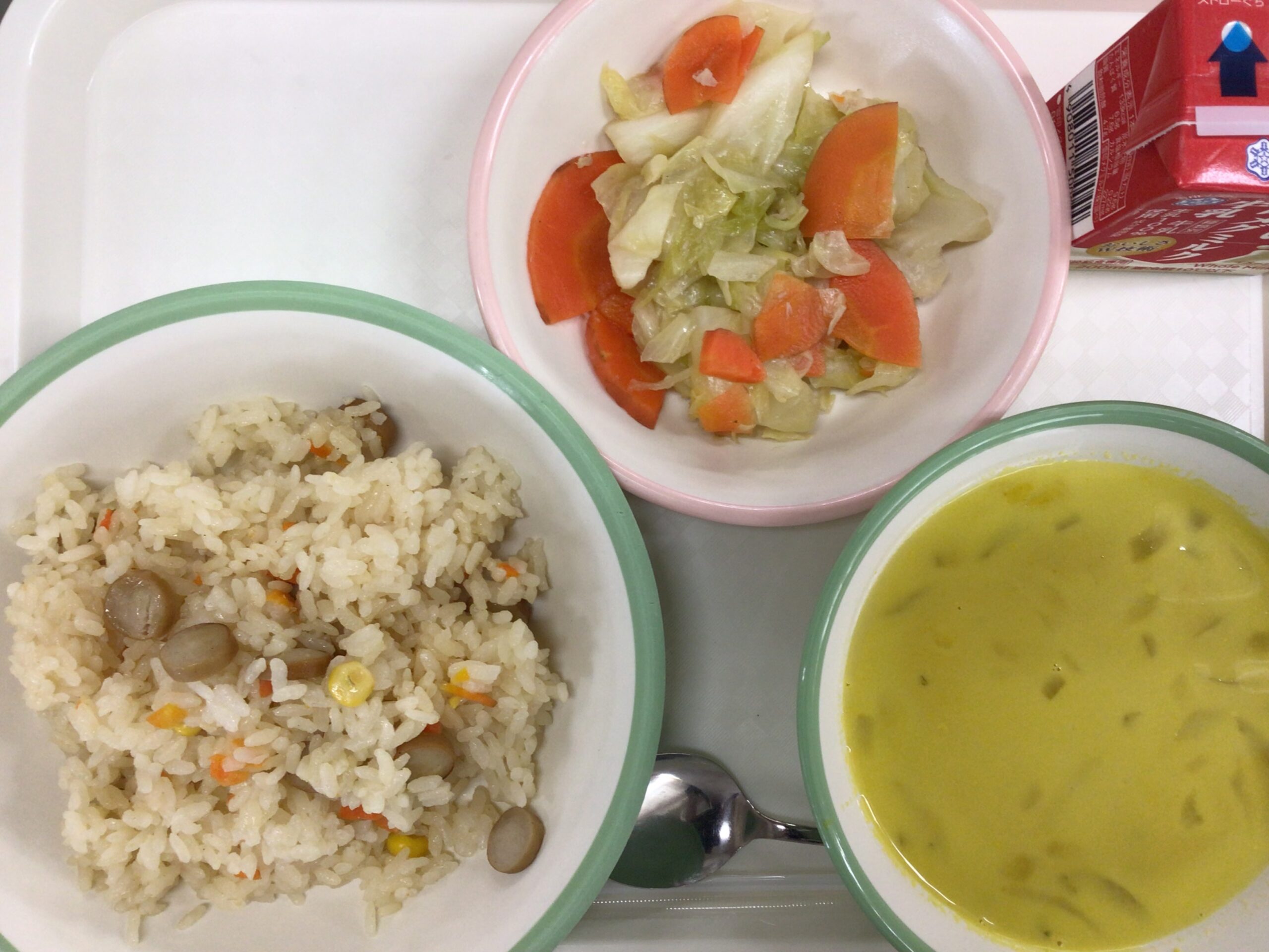 10月31日(木)の給食：かぼちゃのポタージュスープ他
