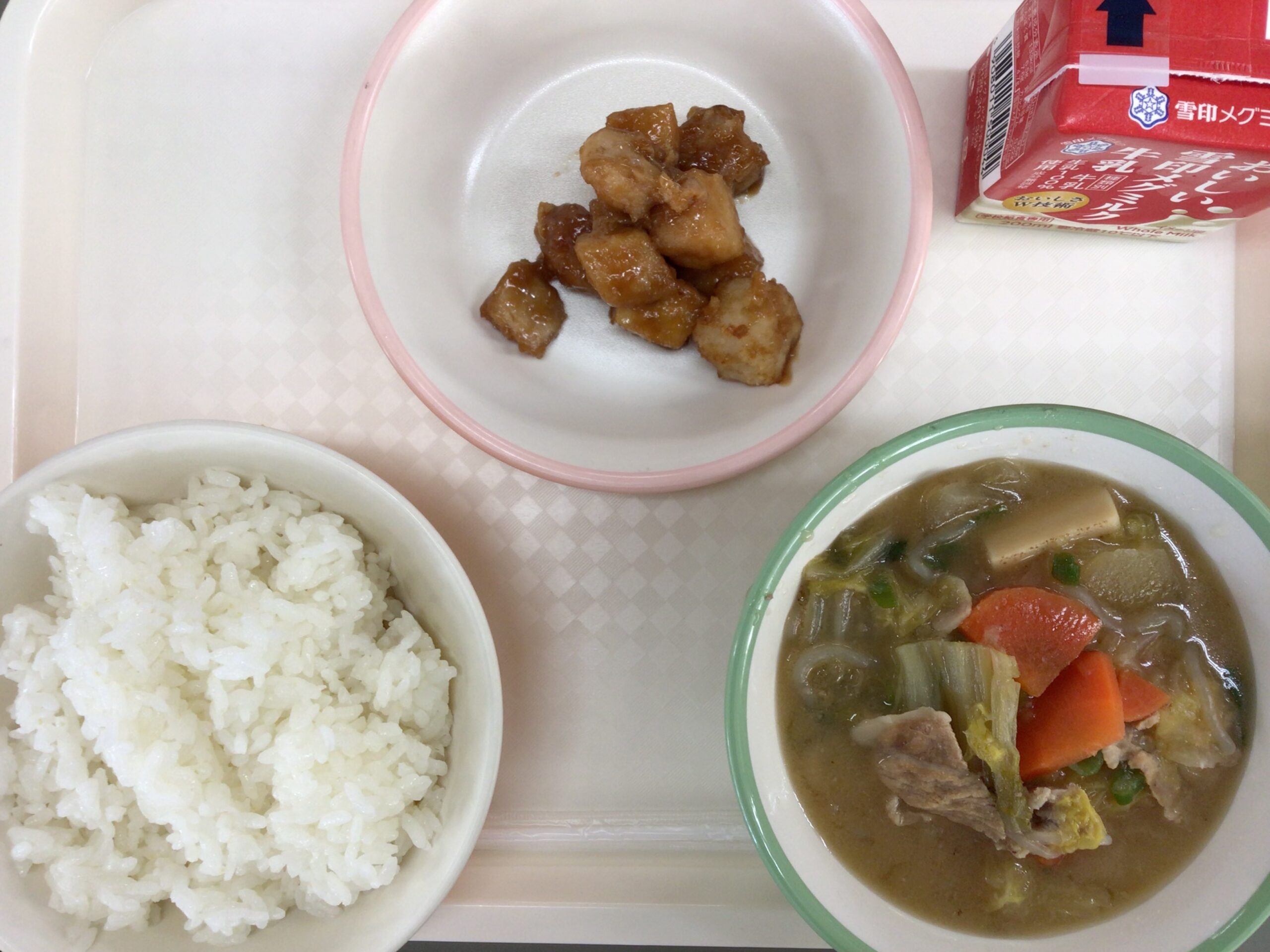 11月6日(水)の給食：まぐろの甘辛揚げ他