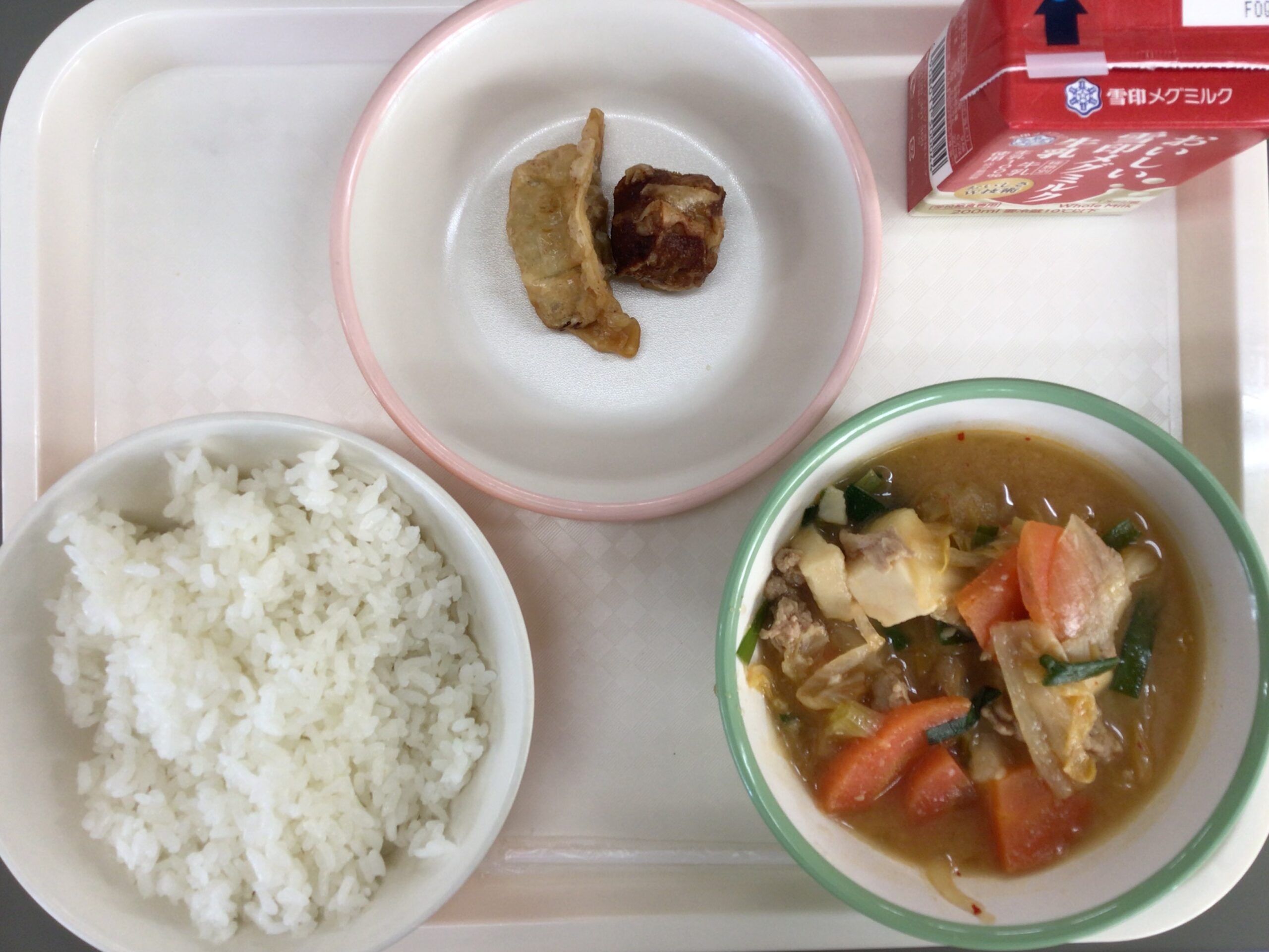 11月25日(月)の給食：豆腐チゲ他