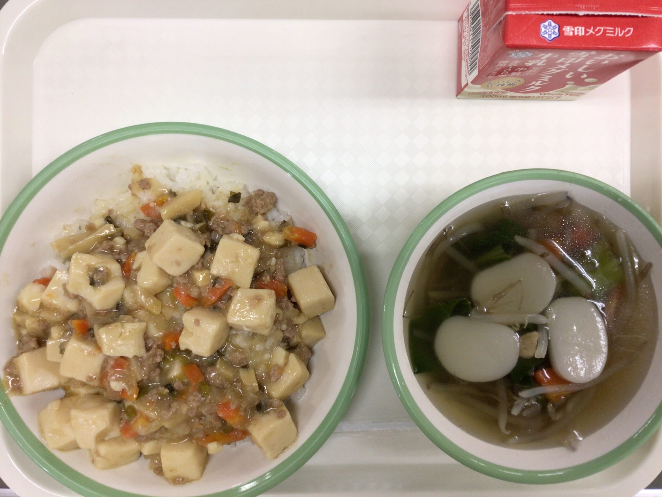 1月15日(水)の給食：麻婆どんぶり他