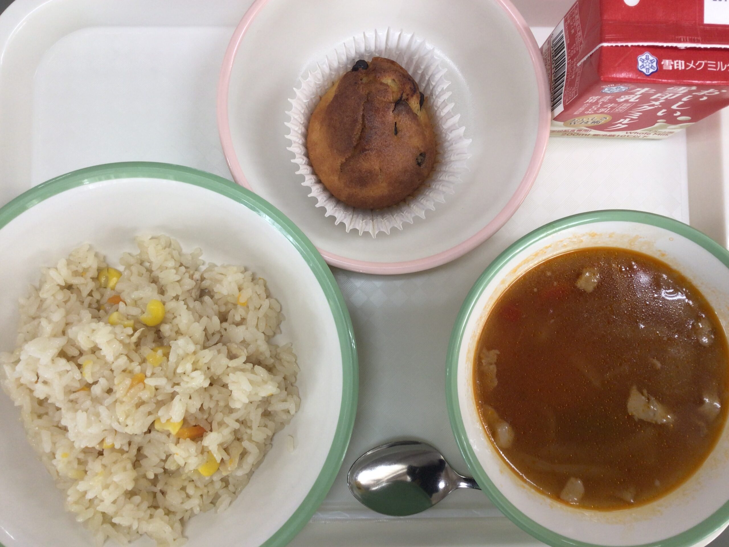 2月14日(金)の給食：チョコチップマフィン他
