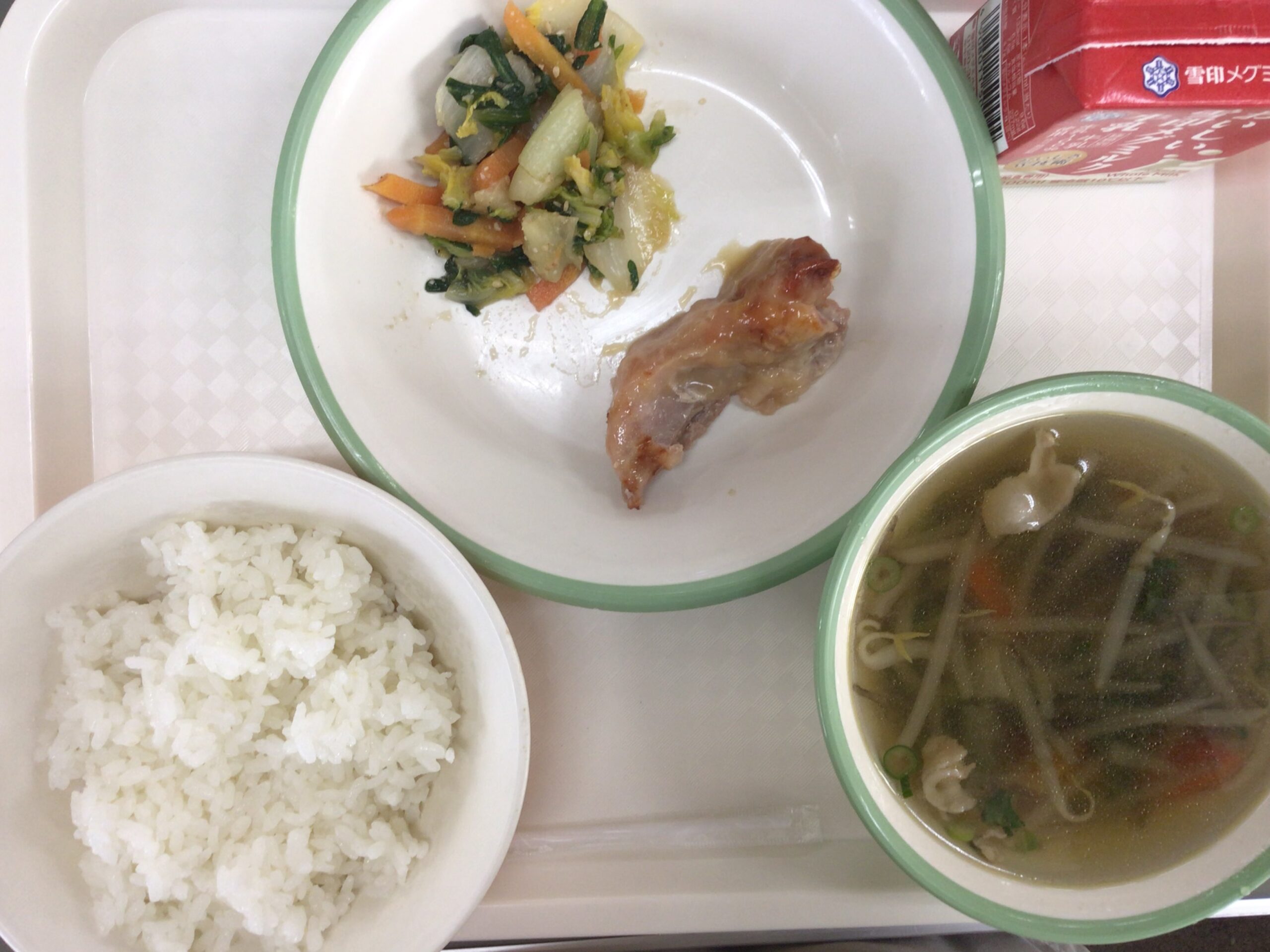 2月17日(月)の給食：白菜と菊菜のごまあえ他