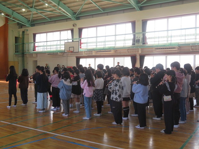 ６年生を送る会を開催しました