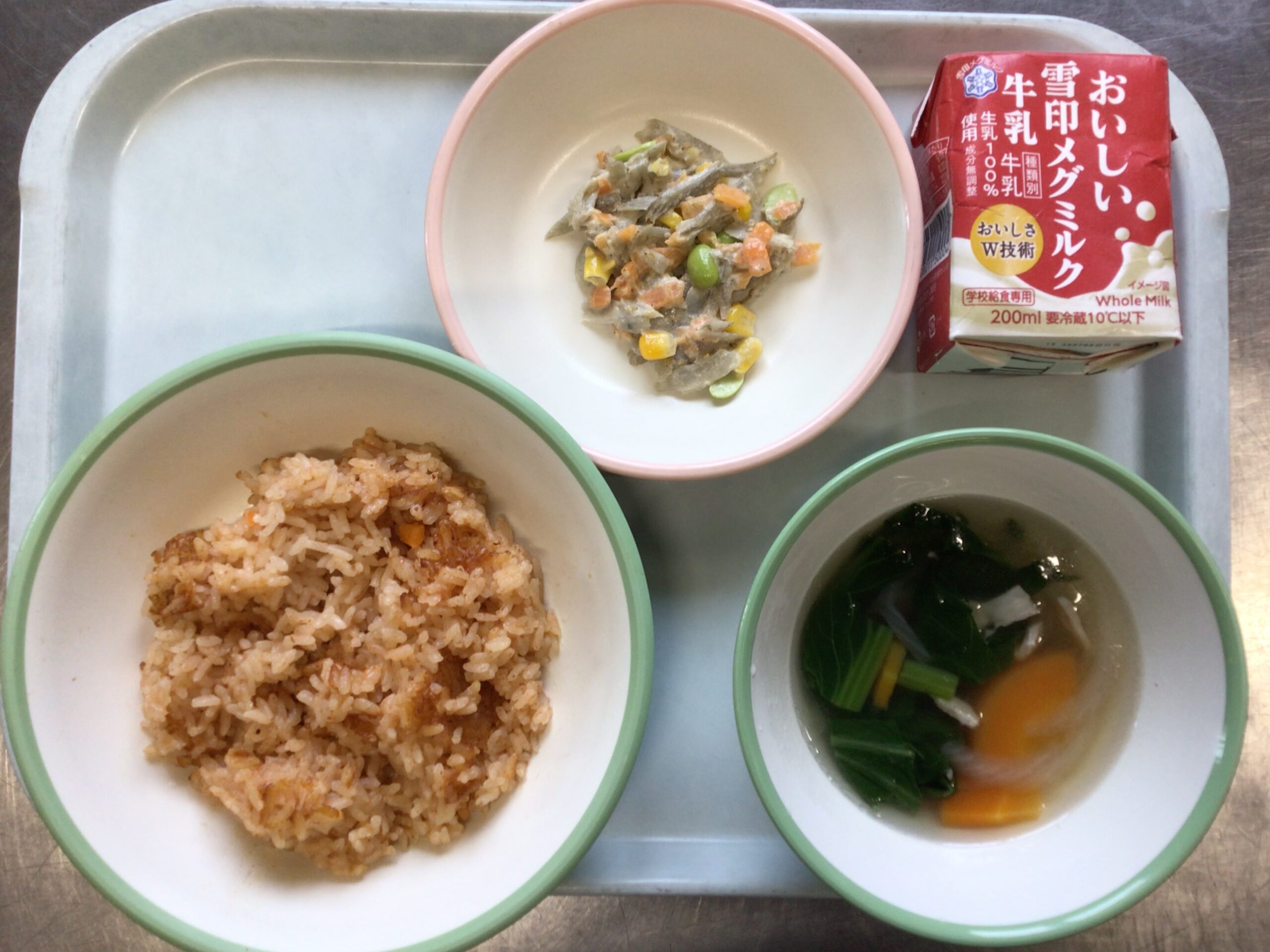 5月13日(火)の給食：チキンライス他