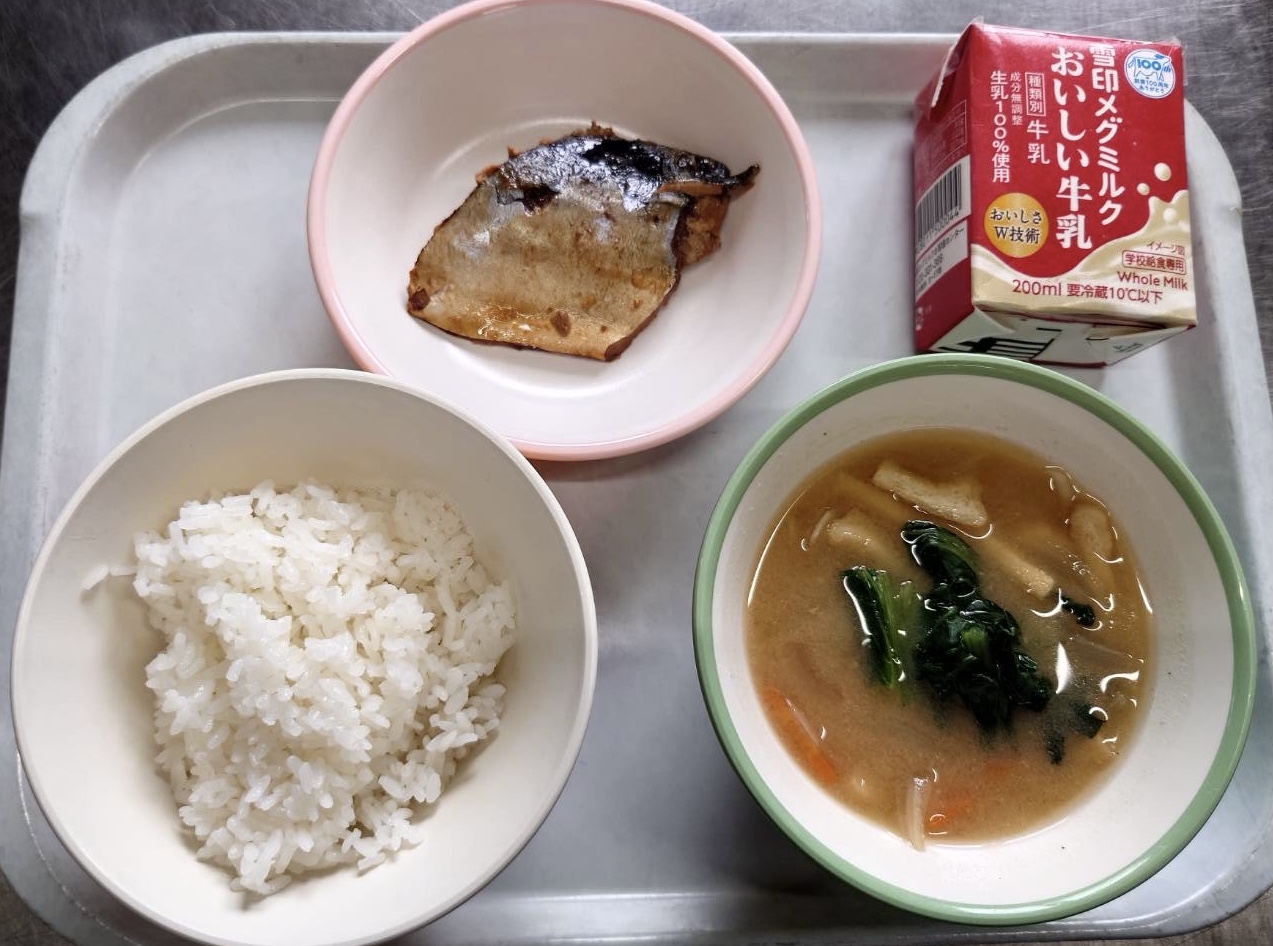 10月15日(水)の給食：さばの煮つけ他