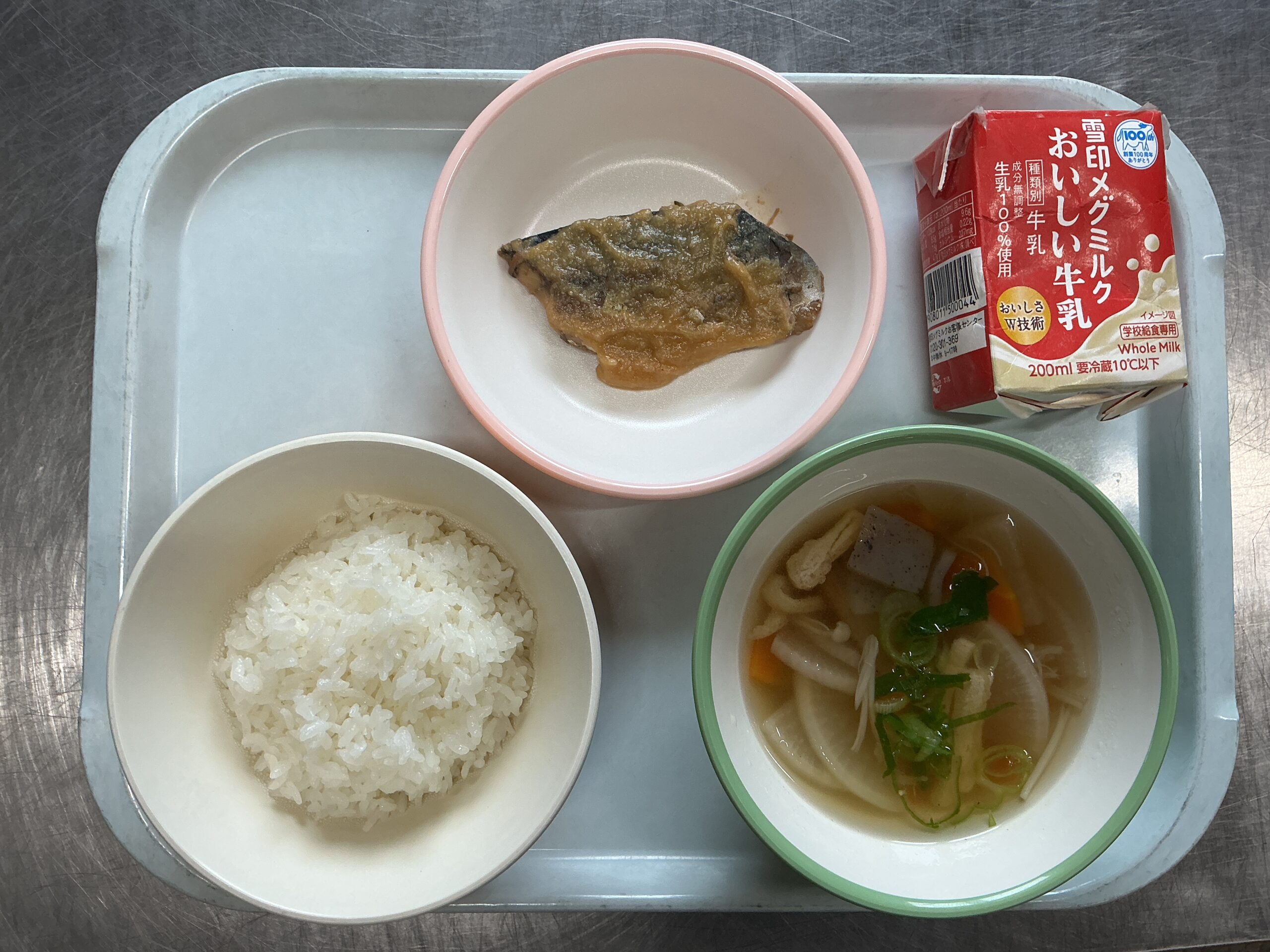 4月13日(月)の給食：鯖のみそ煮 他