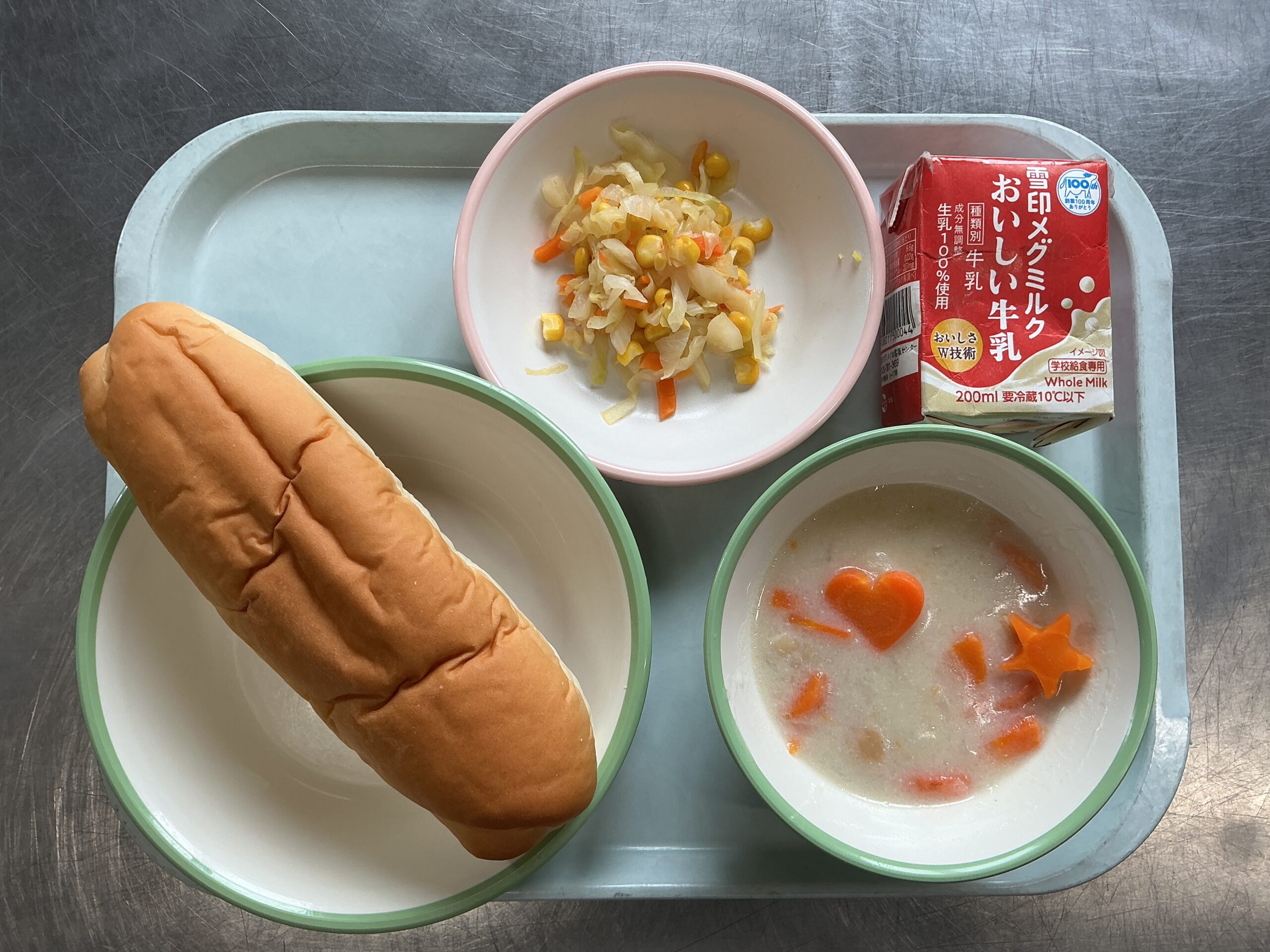 4月17日(金)の給食：米粉と豆乳のシチュー他