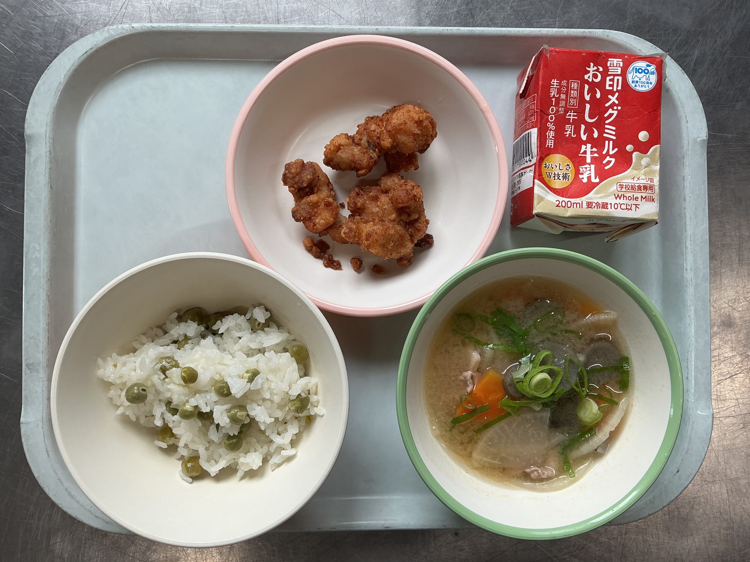 5月8日(金)の給食：豆ごはん・3年生ミックスフライ給食