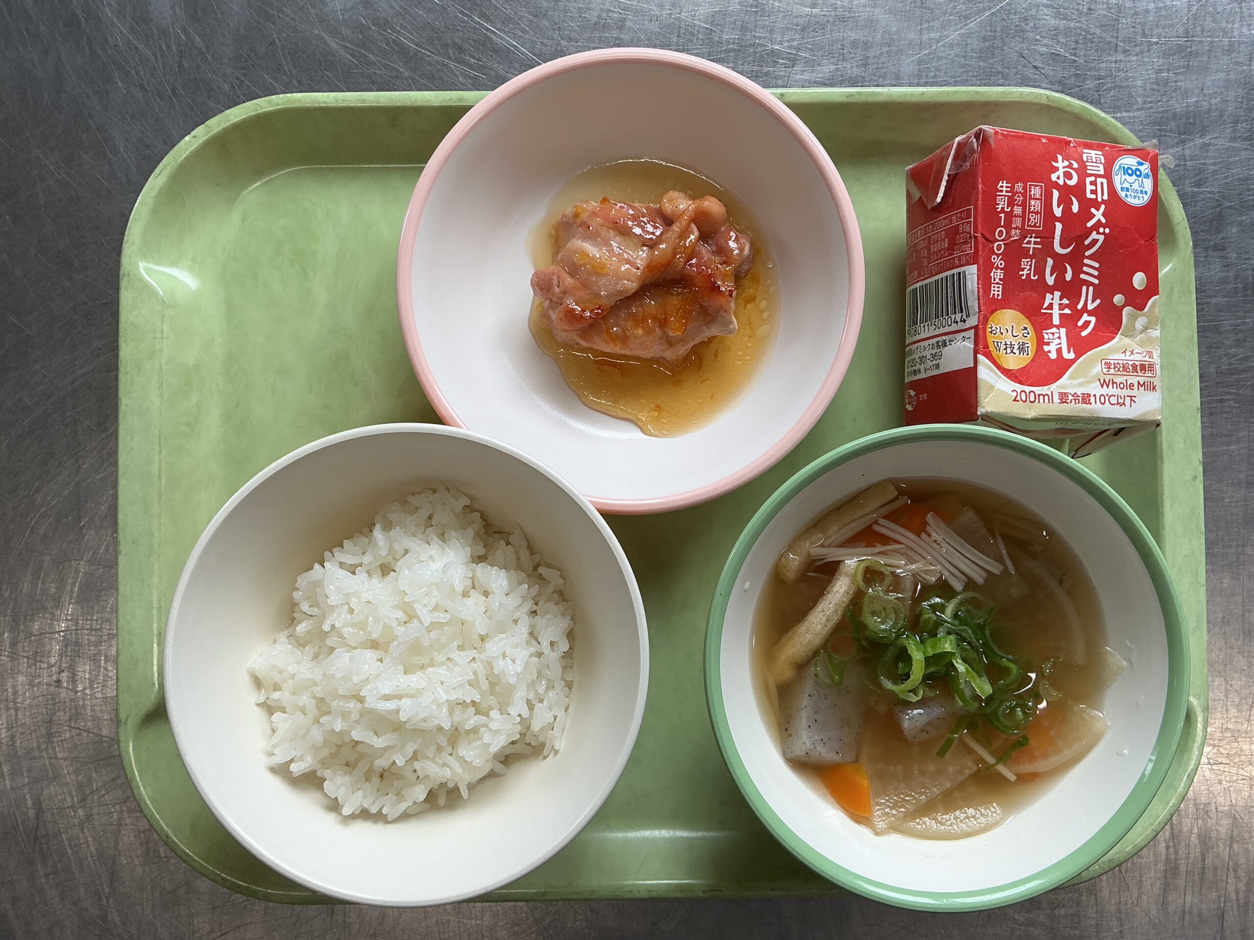 6月1日(月)の給食：鶏肉のみかん照り焼き他