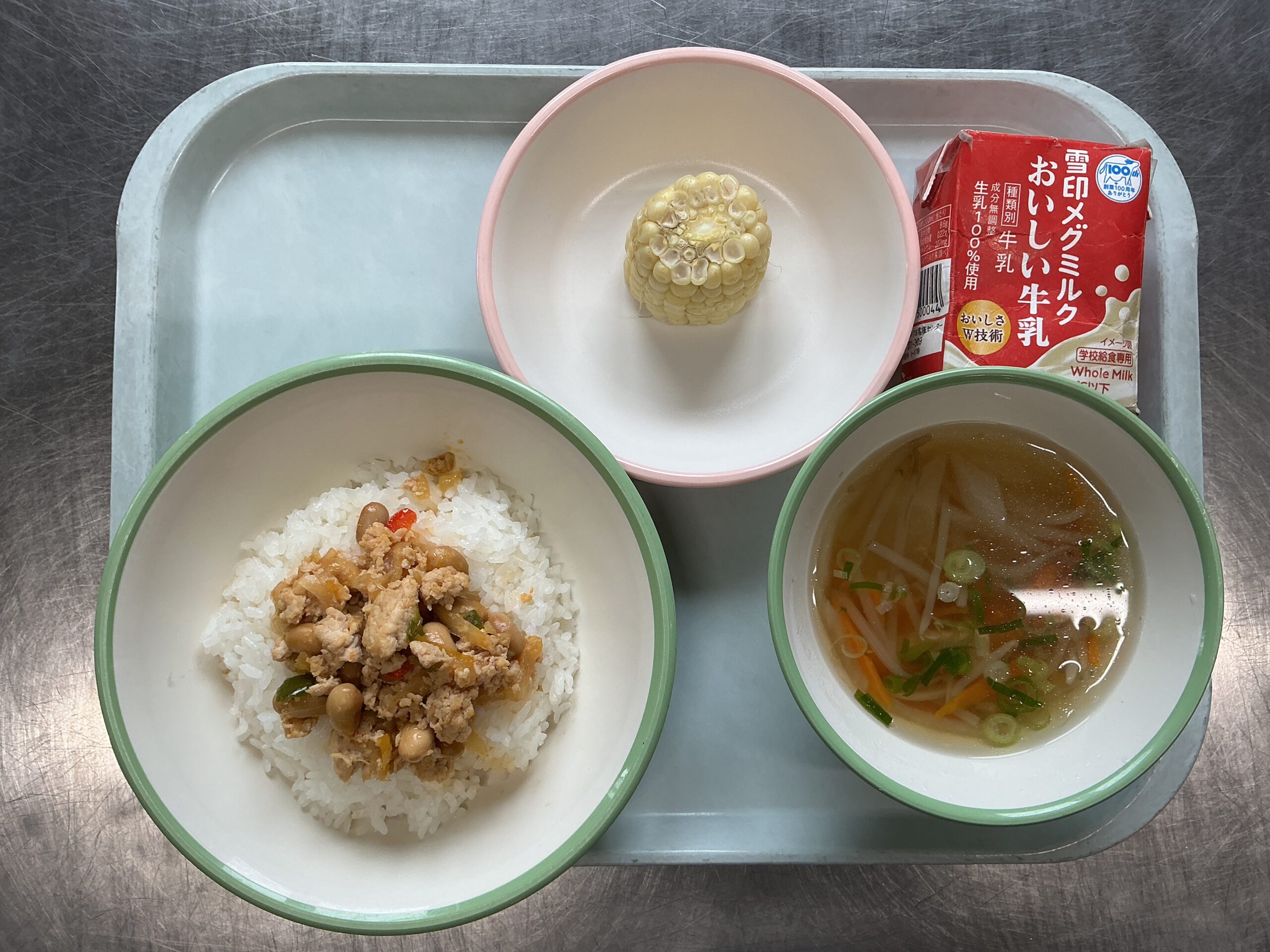 7月1日(水)の給食：八幡産ホワイトコーン　他