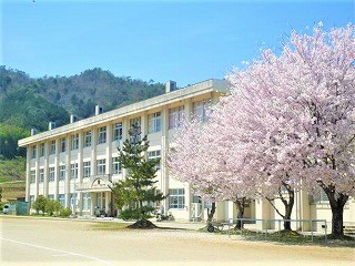日置小学校