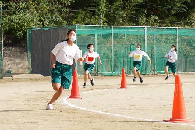 DSC00241_ブロック対抗リレー①1年女子2.jpg