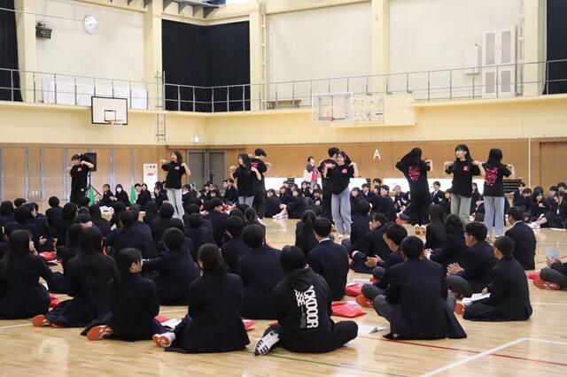 https://www.kyoto-be.ne.jp/jyouyou-hs/mt/school_life/images/20250410S14.jpg