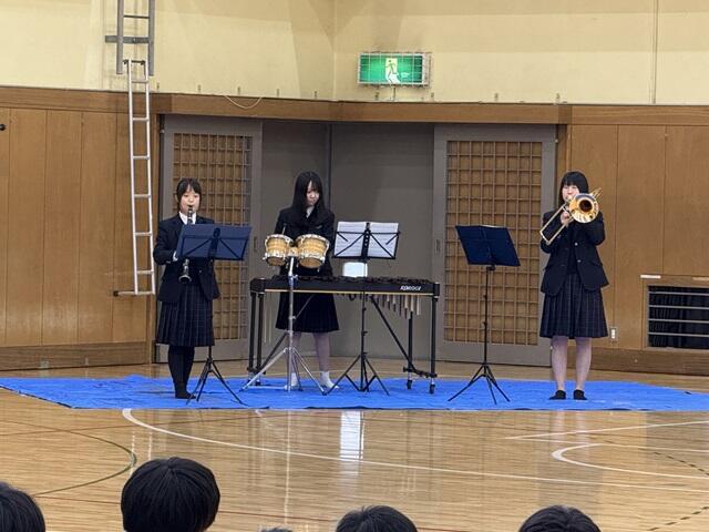 https://www.kyoto-be.ne.jp/jyouyou-hs/mt/school_life/images/20250410S5.jpg