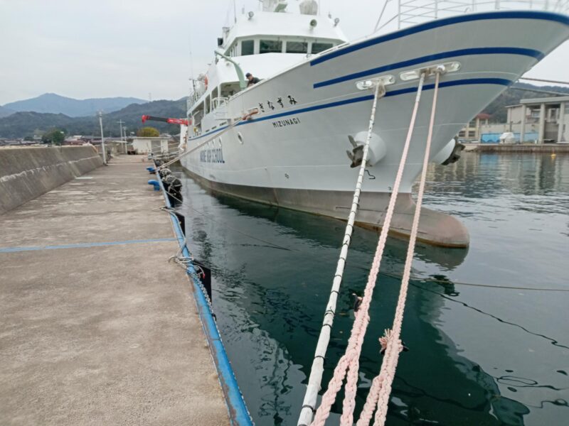 みずなぎ荒天対策、係船ロープ増し取り! | 京都府立海洋高等学校