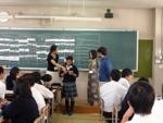 １４　１年生　クラスでクイズに挑戦 (2).JPG