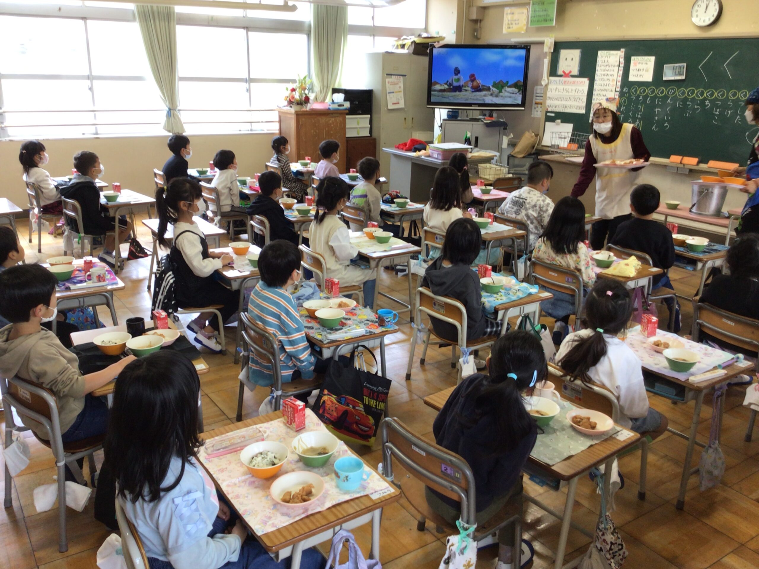 1年生　給食スタート