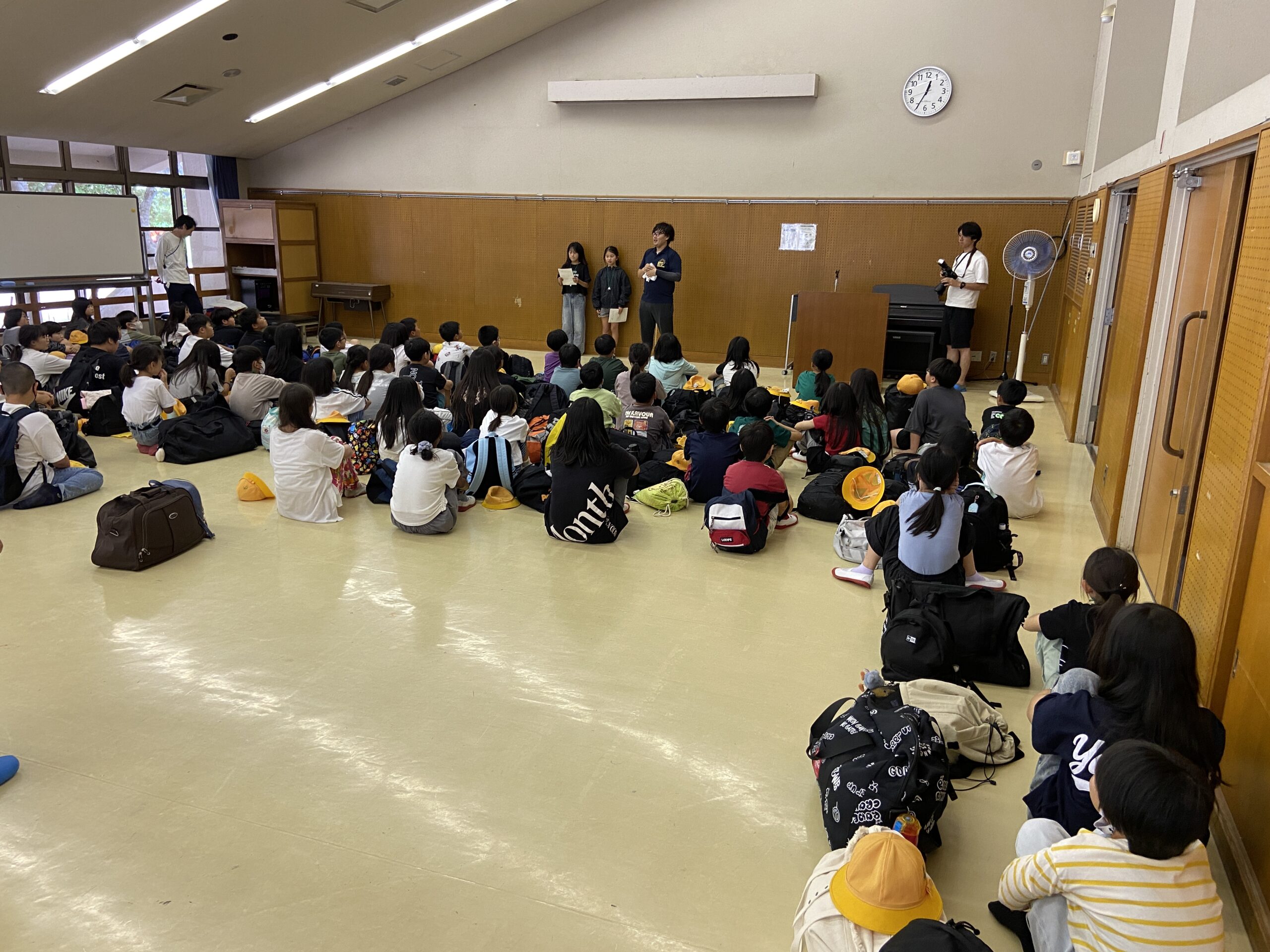 感謝の気持ちをこめて　退所式を行いました