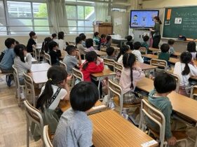 1年生の給食が始まりました。