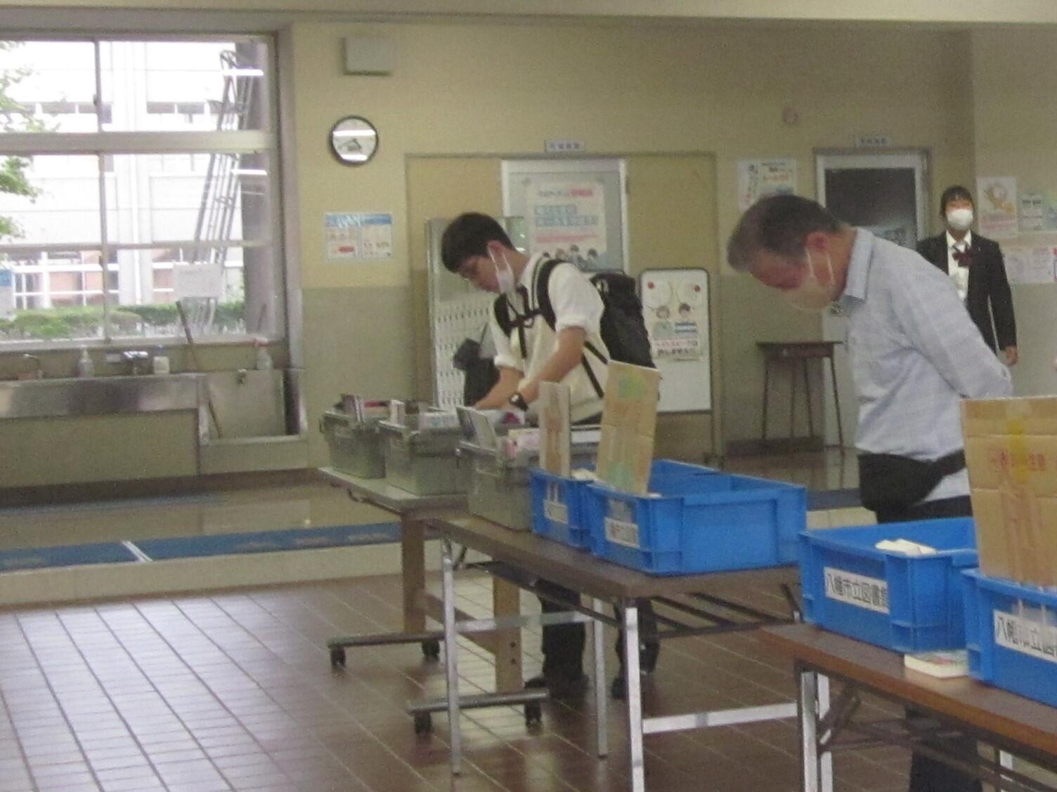 https://www.kyoto-be.ne.jp/kyotoyawata-hs/mt/school_life/images/241028_jidousyabunnko_6.JPG
