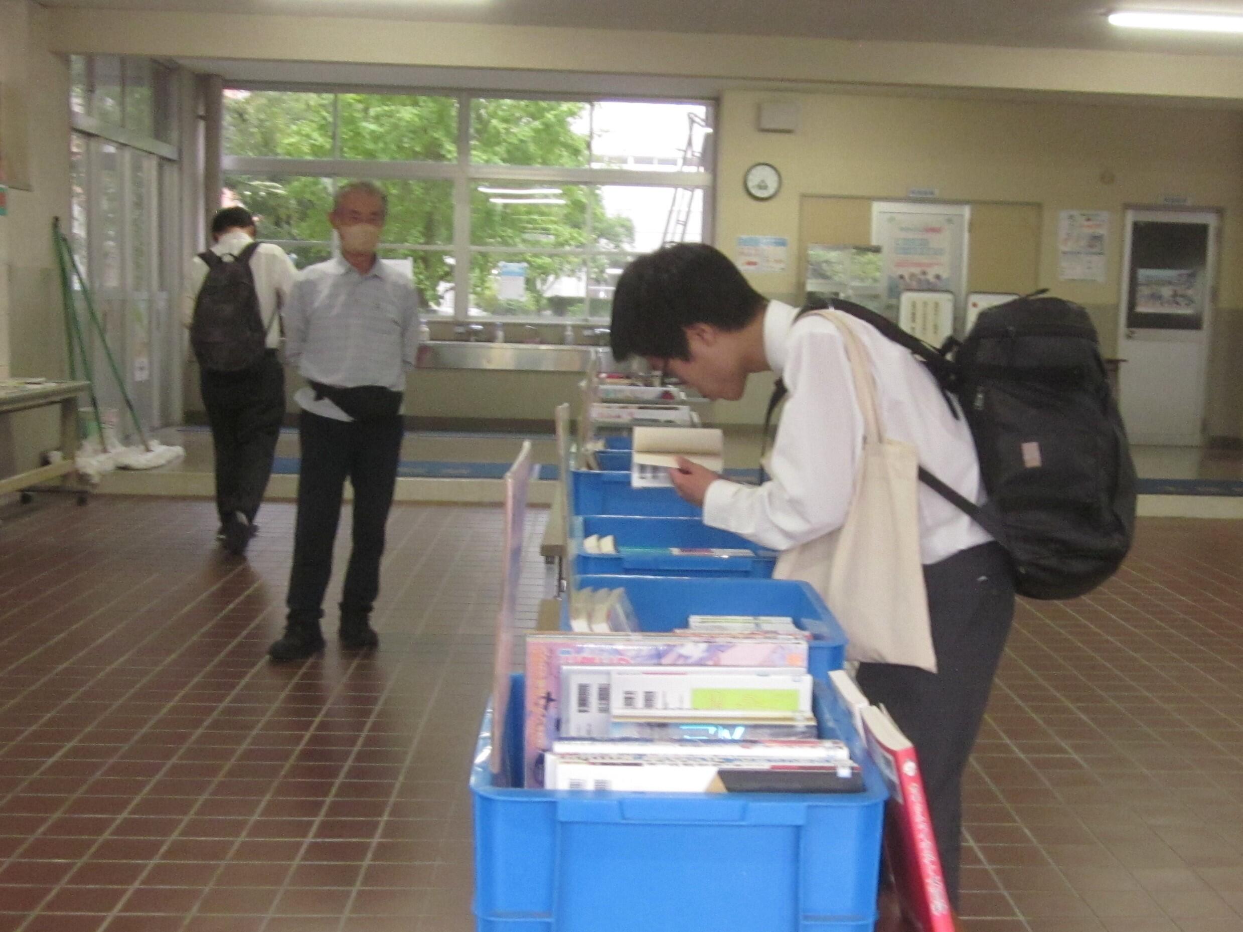 https://www.kyoto-be.ne.jp/kyotoyawata-hs/mt/school_life/images/241028_jidousyabunnko_7.JPG