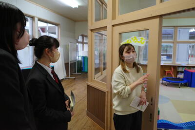 助産師チームさつき園内見学①.JPG