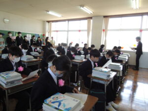 教室で