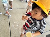 1年生活「しゃぼん玉を飛ばそう」