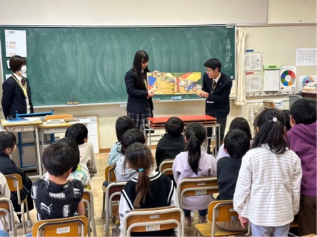 1年「高校生読み聞かせ会」