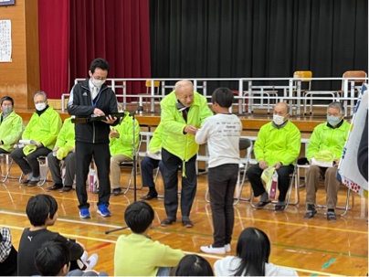 5年「自転車運転免許贈呈式」