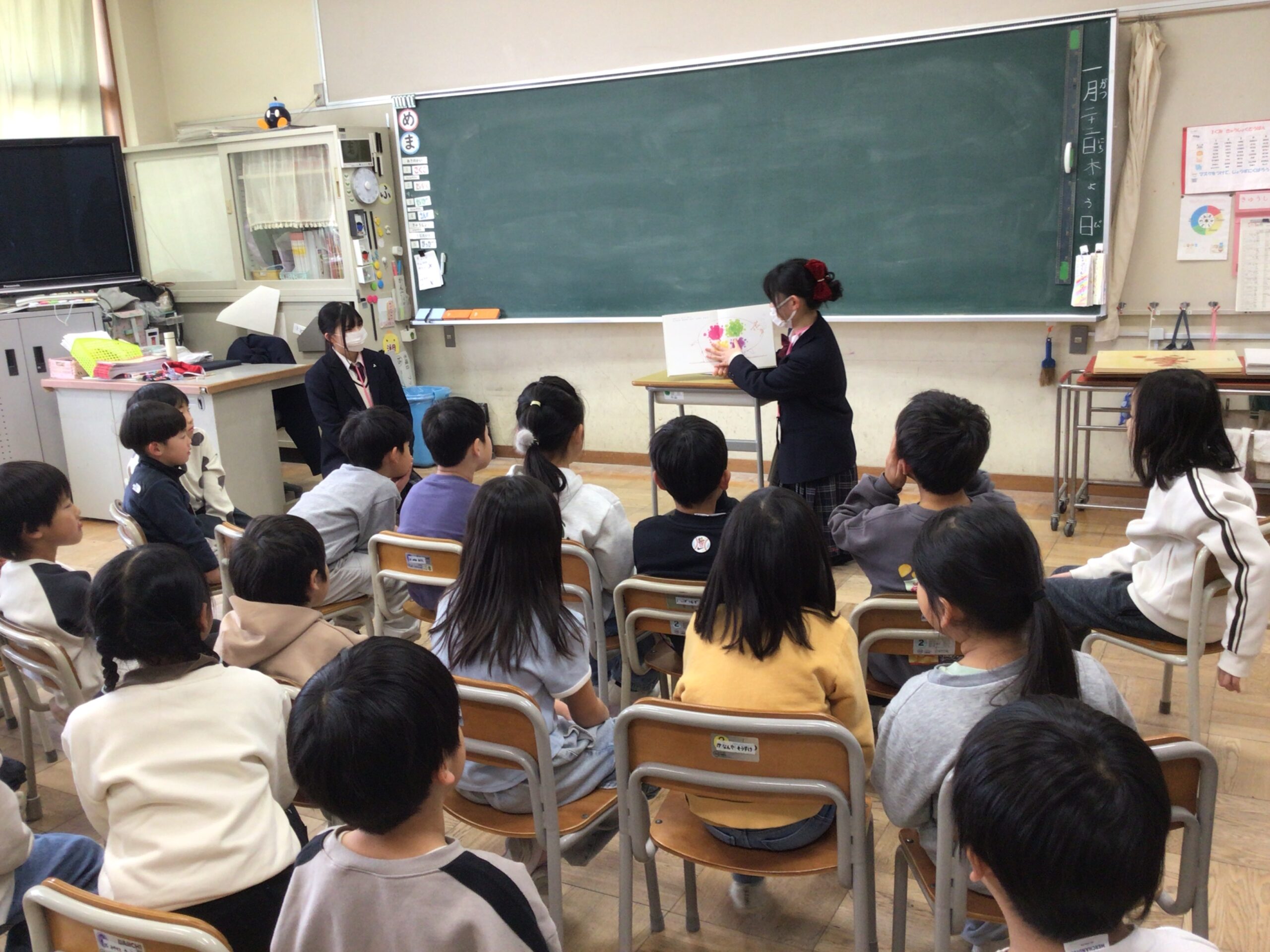 1年生への読み聞かせ（京都八幡高校）