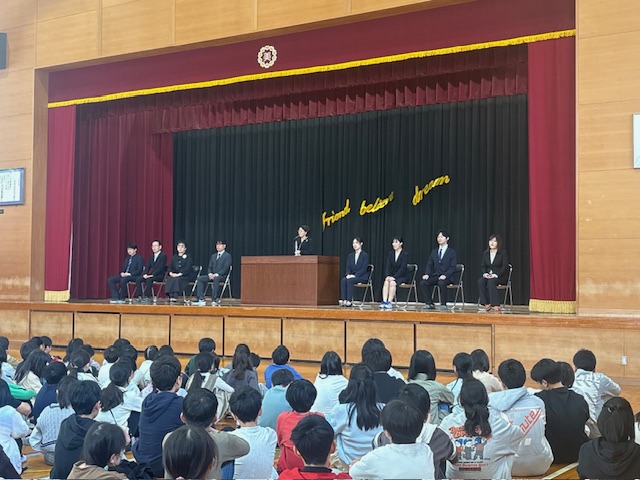 　令和7年度　離任式