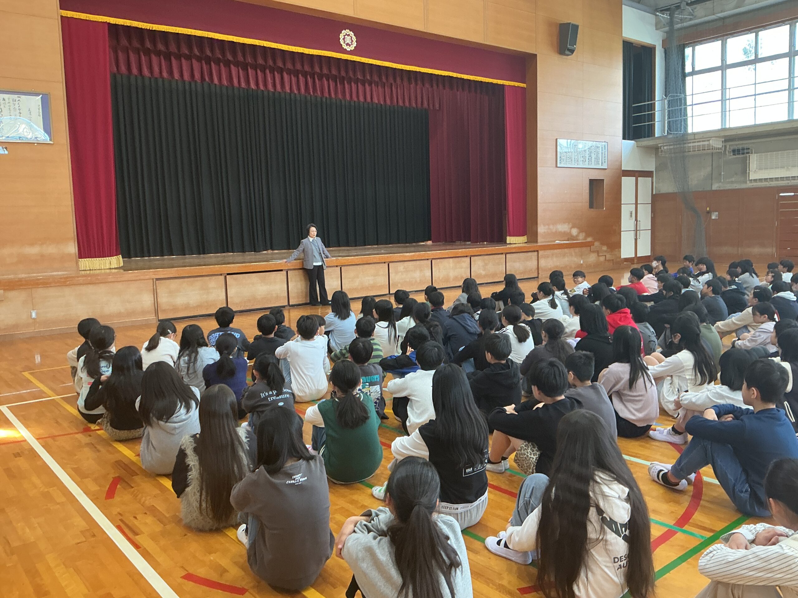 学年びらきと1年生の下校