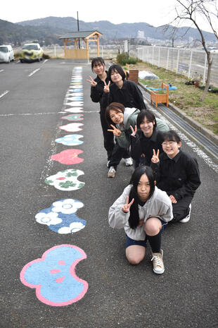 20250324_美術部遊歩道塗装ボランティア (25).JPG