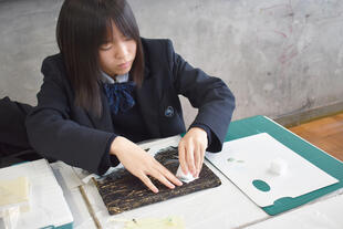 HP川緑20251214_美術部ウィンターアートキャンプ (25).jpg