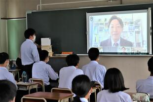 １年人権講演会　質問.jpg