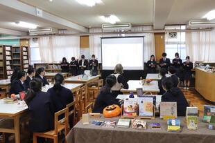 20251020,21_図書室ブックカフェ (61).JPG