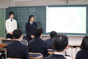 20251113_１年Safari中間報告会 (12).JPG