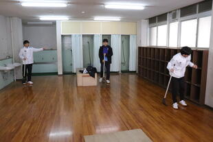 20251219_二学期終業式 掃除 (13).JPG