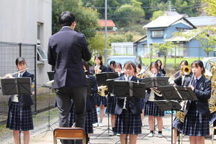 20260417_吹奏楽中庭演奏 (18).JPG