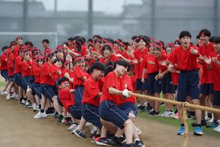 ８綱引き.JPG