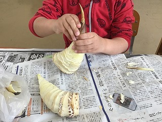 たけのこの皮むきの画像