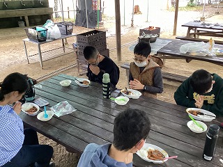 食事風景（いただきますの合図）